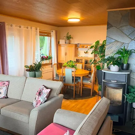 Cosy With Beautiful Views Apartman